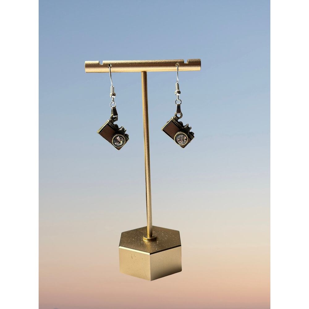 Vintage/Retro Style Metal Camera with Rhinestone for lens design Brown & Gold